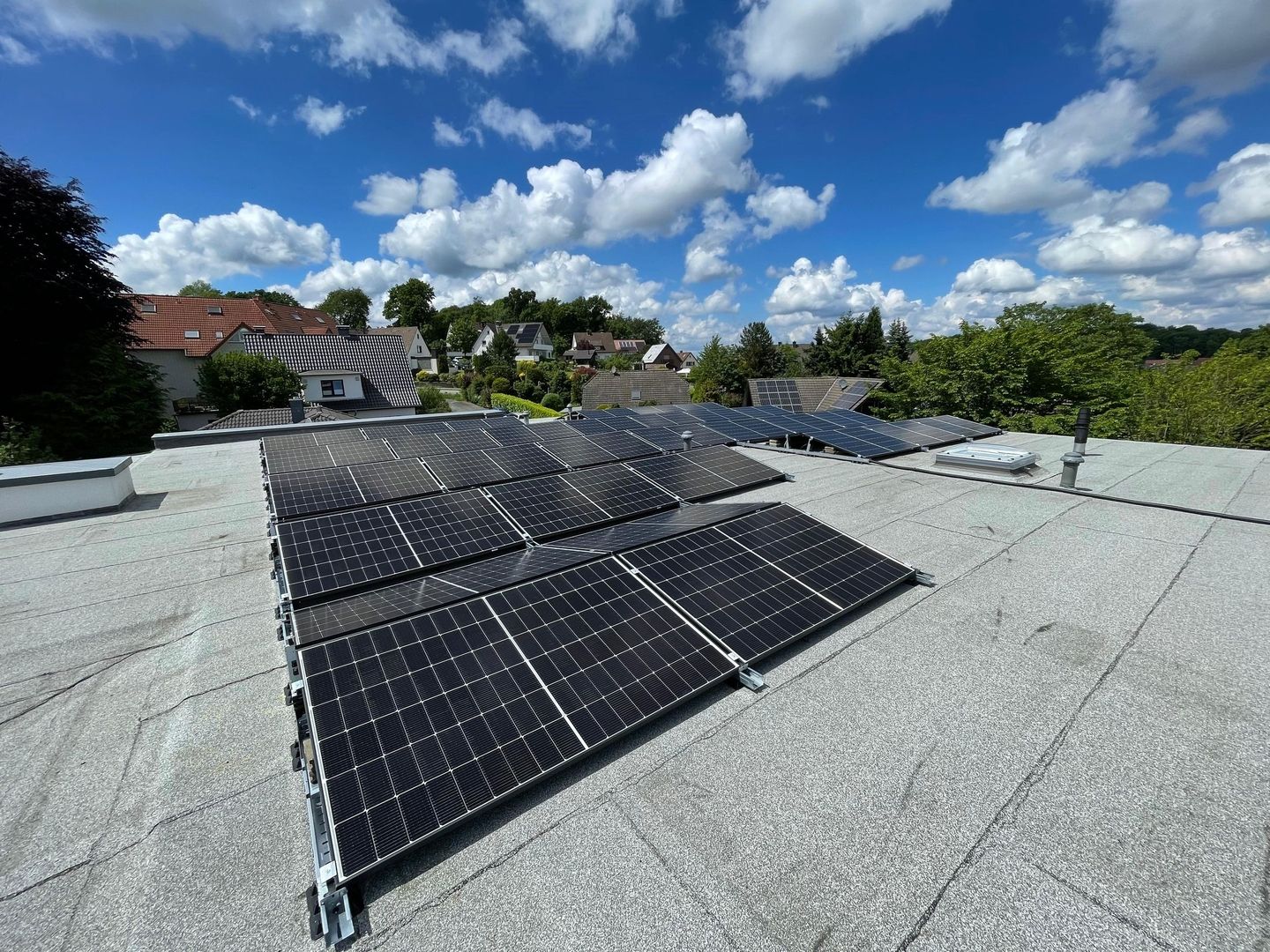 Flachdach in Oerlinghausen 24,5 kWp und 14 kWh